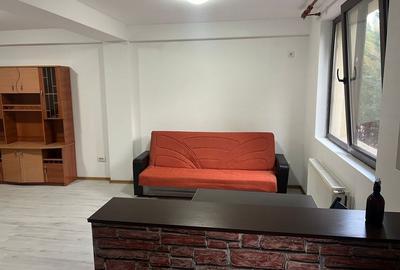 Garsonieră decomandată în Central - 2