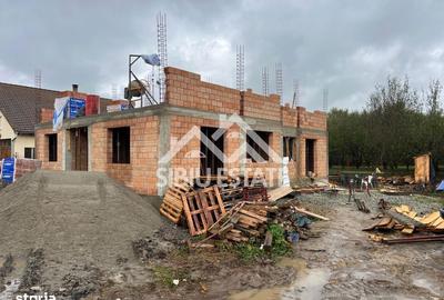 Casă cu 4 camere în Veștem