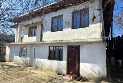 Casă cu 4 camere în Central - 5