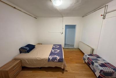 Garsonieră în Titan - 2