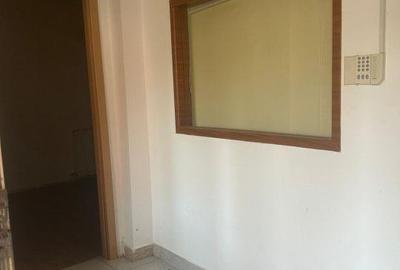 Spațiu comercial, de 100 mp, în Central - 3