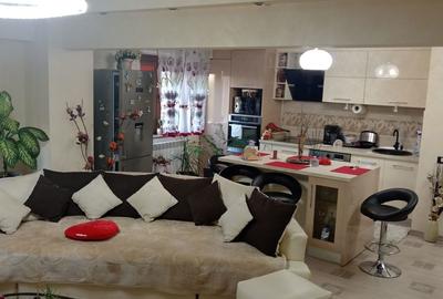 Apartament cu 2 camere decomandat în Intim - 2