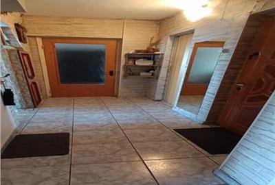 Apartament cu 2 camere, decomandat - zona Tractorul - 6