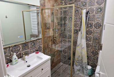 Apartament cu 3 camere, mobilat în Central