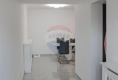 Casa cu 4 camere, de inchiriat in cartierul Tineretului - 11