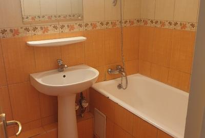 Inchiriere Garsoniera Nerva Traian, decomandata, spatioasa,  stradal Inchiriere Garsoniera Nerva Traian, decomandata, spatioasa,  stradal - 3