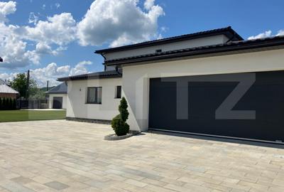 Casă cu 5 camere cu Piscina în Central - 1