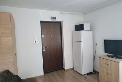 Garsonieră semidecomandată în Micro 14 - 2