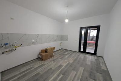 Casă cu 3 camere cu Teren 300 Mp în Central - 7