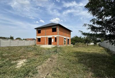 Casă cu 4 camere în Iratoșu - 3