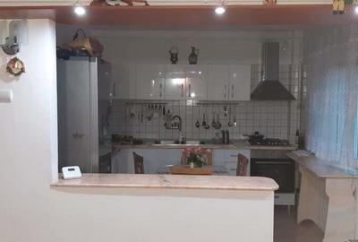 Apartament cu 4 camere decomandat în Central - 1