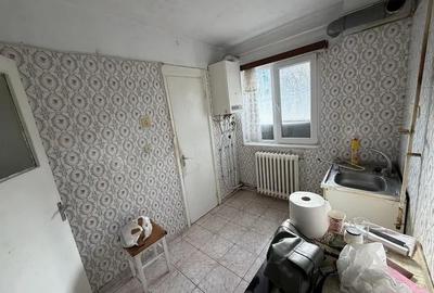 Apartament cu 3 camere decomandat în Podul de Piatră - 2