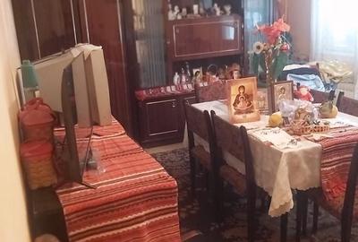 Apartament cu 4 camere decomandat în Tractorul - 1