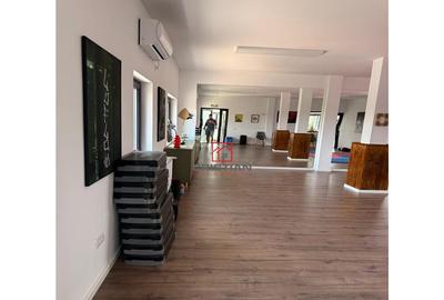 Spațiu comercial, de 90 mp, în Central - 12