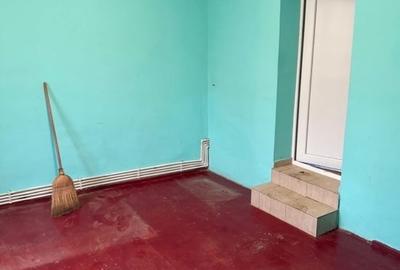 Casă individuală cu 3 camere cu Canalizare în CET - 13