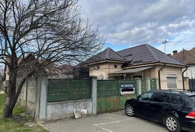 Casă cu 4 camere în Central - 2