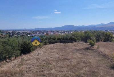 Teren intravilan 1100 mp - zona 1 Mai - 9