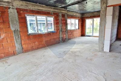 Casă individuală cu 4 camere cu Canalizare în Șofronea - 7