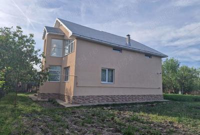 Casă în Șerbănești - 2