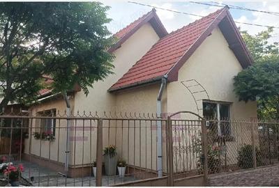 Casă cu 3 camere cu Teren 500 Mp în Central