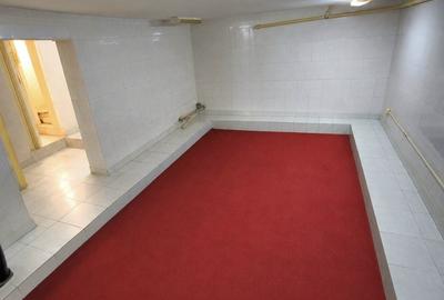 Spațiu comercial, de 85 mp, în Central - 6