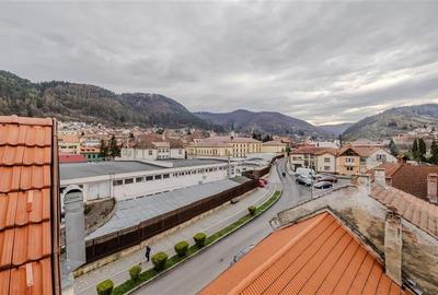 Locuinta cu caracter,doua niveluri,4 camere,terasa,garaj,curte,Centru Istoric Br - 31