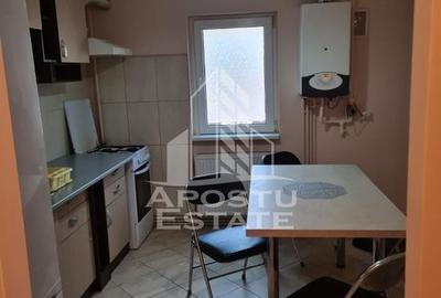 Apartament cu 2 camere in zona Complexului, centrala termica, etajul 2 - 3