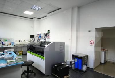 Spatiu comercial cu destinatie medicala, 205 mp, vitrina, Ca - 19