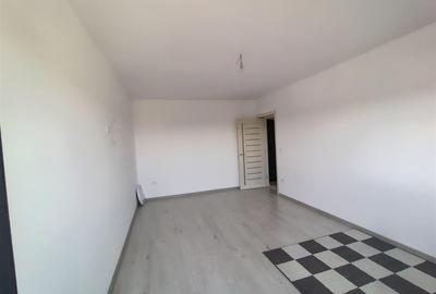 Apartament cu 3 camere decomandat în Ipotești - 4