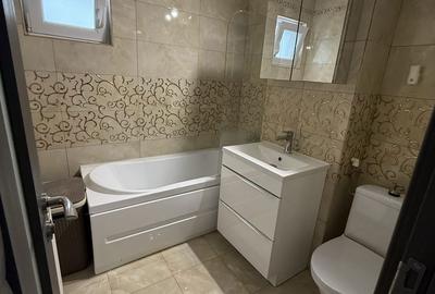 Apartament cu 3 camere decomandat în Piața Centrală - 2