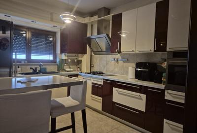 Apartament cu 3 camere decomandat, mobilat în Floreasca