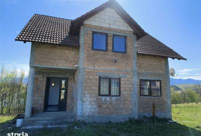Casă cu 5 camere cu Teren 295 Mp în Central - 11