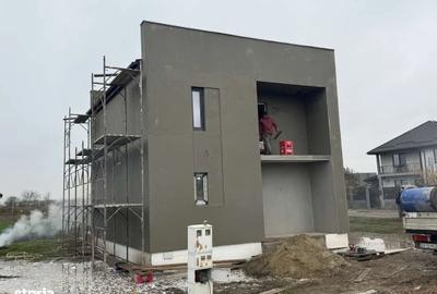 Casă cu 4 camere cu Canalizare în Central - 2