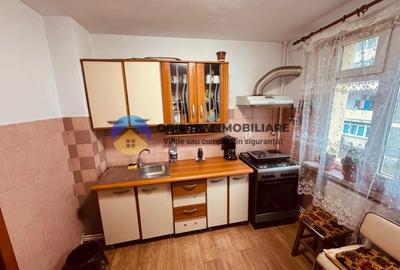 Apartament 3 camere ,zona scoala nr.2 , Etaj 1 - 6