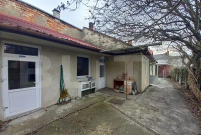 Casă cu 4 camere cu Teren 403 Mp în Semicentral - 2