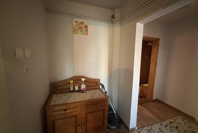 Apartament cu 3 camere decomandat, mobilat în Dâmbovița - 13