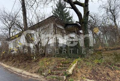 Casă individuală cu 3 camere cu Canalizare în Central - 1