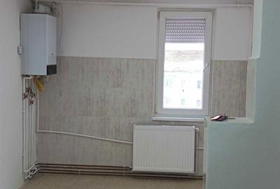 Apartament cu 3 camere semidecomandat în Central - 4