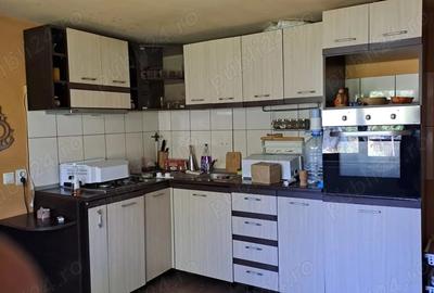 Casă cu 5 camere cu Teren 1375 Mp în Frumușani - 4