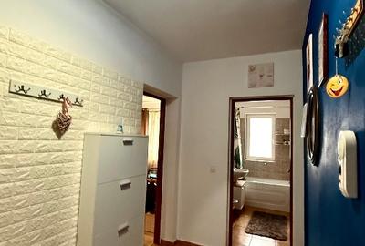 Studio decomandat cu terasă și loc de parcare  42 m², de închiriat în SubCetate - 4