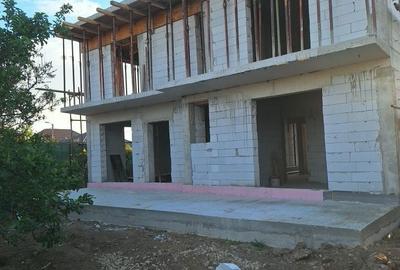 Casă cu 3 camere în Exterior Vest
