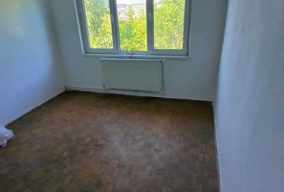 Apartament cu 3 camere decomandat în Faleză - 1