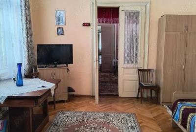 Casă individuală cu 5 camere cu Canalizare în Central - 3