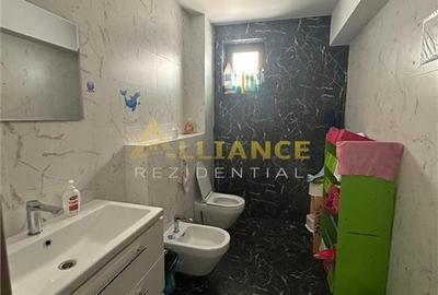 Casă individuală cu 7 camere cu Teren 300 Mp în Central - 6