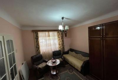 Casă cu 4 camere în Central - 2