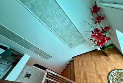 Casă cu Teren 700 Mp în Cotu Vameș - 1