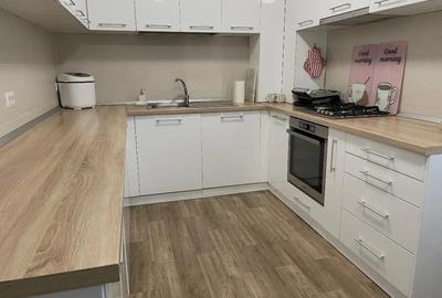 Apartament cu 3 camere decomandat în Precista