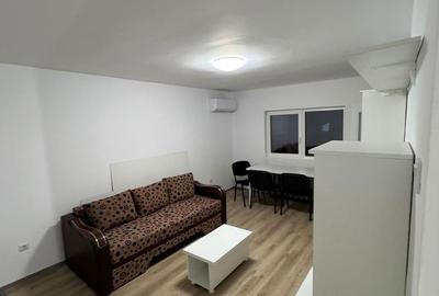 Apartament cu 3 camere decomandat, mobilat în Nicolina