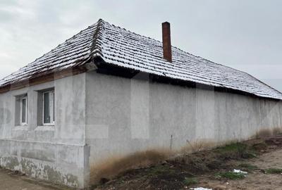 Casă cu 4 camere cu Teren 1512 Mp în Tisa - 2