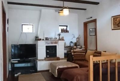 Casă cu 4 camere în Poiana Țapului